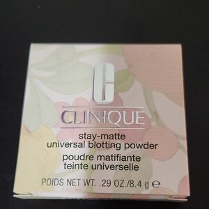 Clinique Stay-Matte Blotting Powder in Cream and Pink